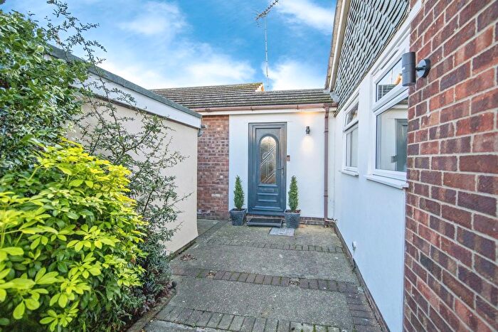 4 Bedroom Semi Detached Bungalow For Sale In Litchfield, Harwich, CO12