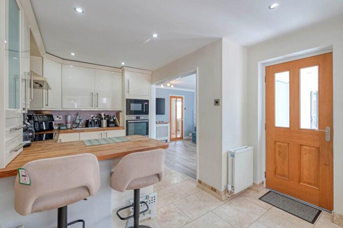 4 Bedroom Detached House For Sale In Burns Close, Redditch, B97