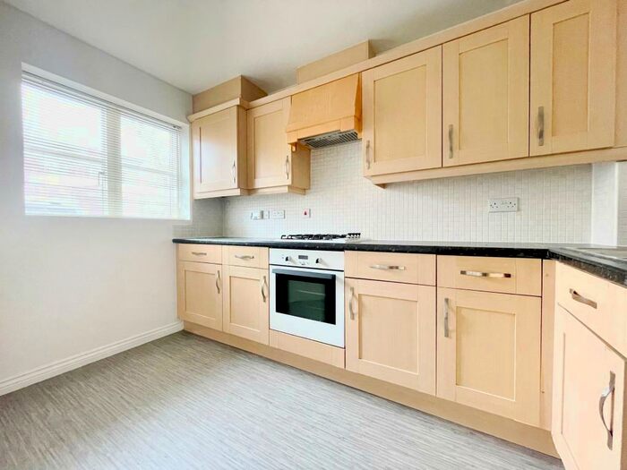 4 Bedroom Town House To Rent In Pinewood Drive, Cheltenham, GL51