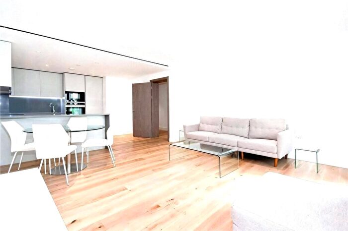 2 Bedroom Apartment To Rent In Admiralty House, Vaughan Way, London, E1W