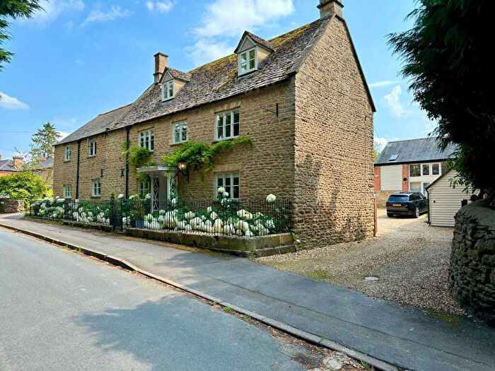 4 Bedroom Farm House For Sale In Cherington, Shipston-on-Stour Warwickshire, CV36