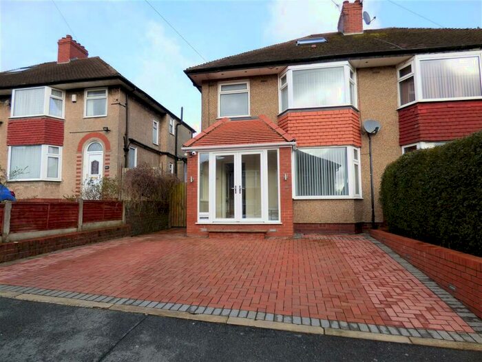 4 Bedroom House To Rent In Deganwy Avenue, Blackburn, BB1