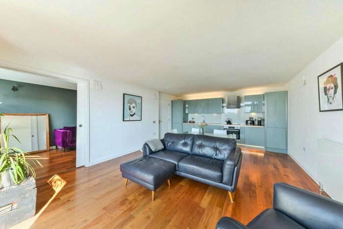 3 Bedroom Flat To Rent In Holly Court, John Harrison Way, London, SE10