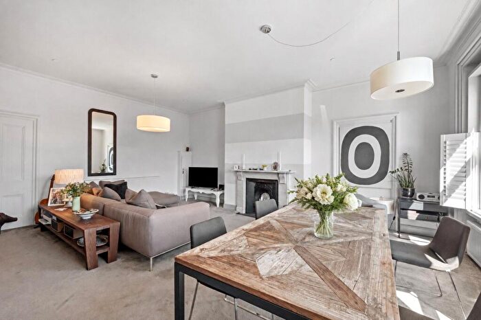 2 Bedroom Apartment For Sale In Dorchester, Dorset, DT1
