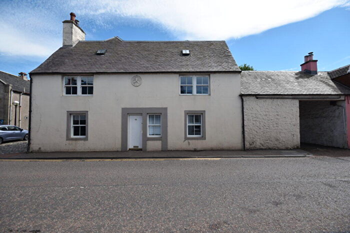 3 Bedroom Flat For Sale In A Main Street, Carnwath, ML11