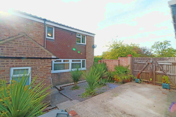 3 Bedroom End Of Terrace House To Rent In Cambrian Way, Basingstoke, RG22