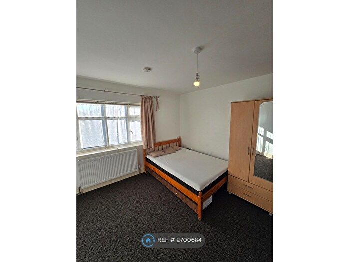 Studio To Rent In Thorndon Close, Kent, BR5