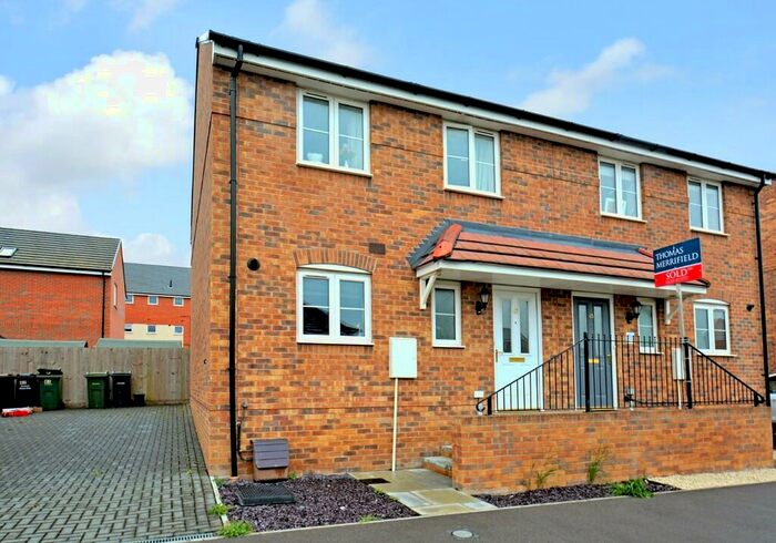 3 Bedroom Semi-Detached House To Rent In Greenfinch Road, Didcot, OX11