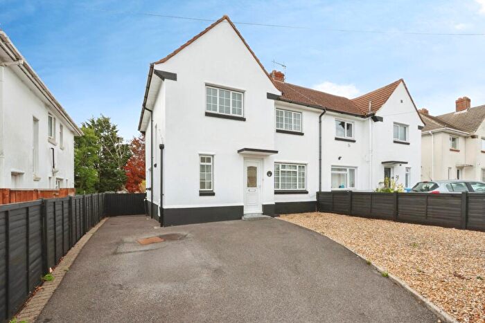 3 Bedroom Semi Detached House For Sale In Melbury Avenue, Poole, Dorset, BH12