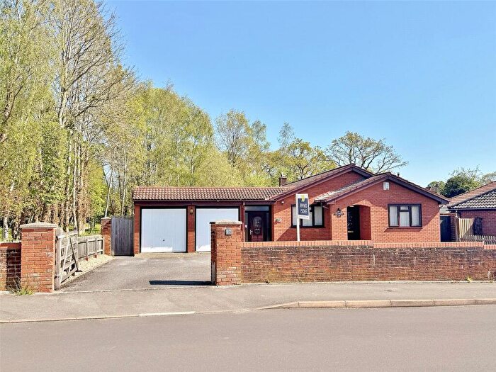 3 Bedroom Bungalow For Sale In Keswick Way, Verwood, Dorset, BH31