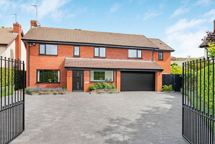 5 Bedroom Detached House For Sale In Westal Park, Cheltenham, GL51