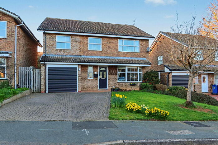 5 Bedroom Detached House For Sale In Kedleston Rise, Banbury, OX16