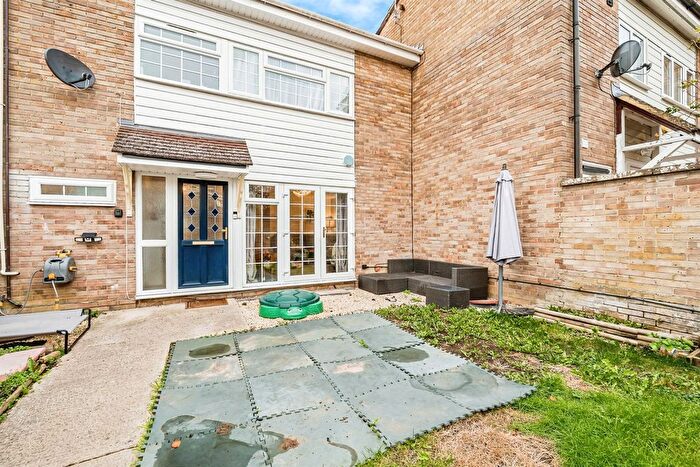 3 Bedroom Terraced House For Sale In Fairfax Crescent, Elmhurst, Aylesbury, HP20