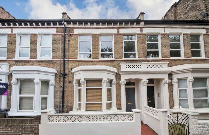 4 Bedroom Flat To Rent In Kepler Road, London, SW4