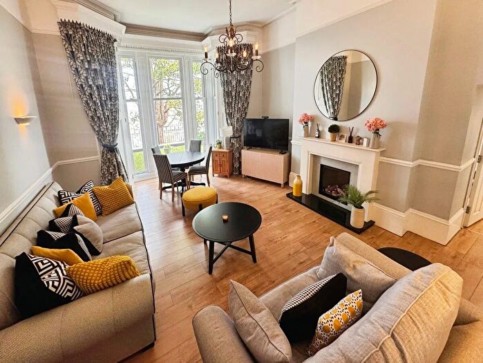 5 Bedroom Property For Sale In Highwood Grange, Wolborough Hill, Newton Abbot, Devon., TQ12