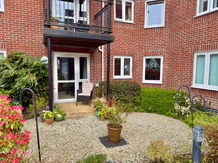 1 Bedroom Apartment For Sale In Olde Market Court, Wadebridge, PL27