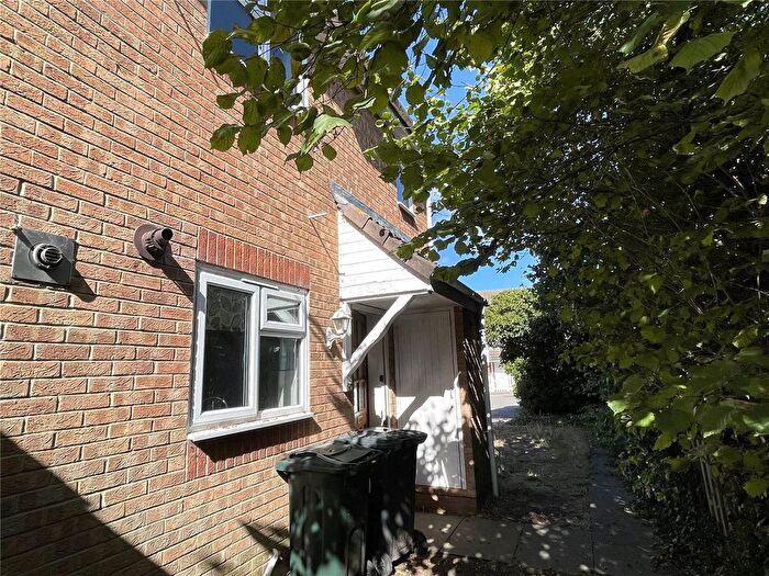 1 Bedroom Semi Detached House To Rent In Chatsworth Road, Dartford, Kent, DA1