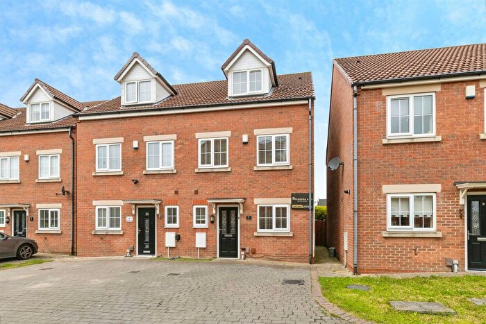 4 Bedroom Semi-Detached House For Sale In Chelford Close, Hartlepool, TS25