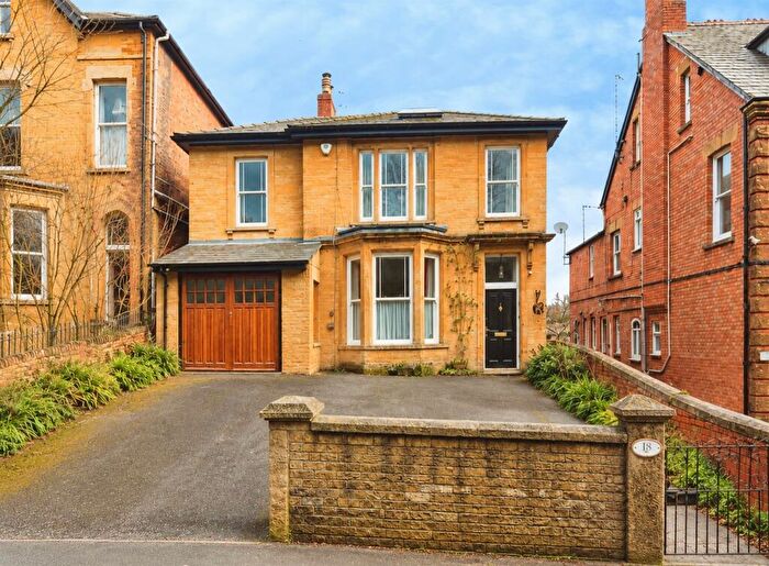 4 Bedroom Detached House For Sale In Hendford Hill, Yeovil, BA20