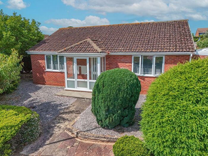 2 Bedroom Semi Detached Bungalow For Sale In Cherry Brook Drive, Paignton, TQ4