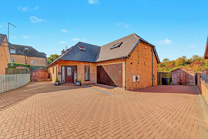 4 Bedroom Detached House For Sale In Church View Close, Stanground, Peterborough, PE2