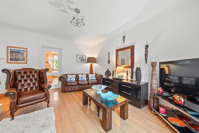 2 Bedroom Flat For Sale In Burnhall Place, Wishaw, ML2