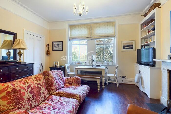 2 Bedroom Flat To Rent In Windmill Drive, Clapham Common, SW4