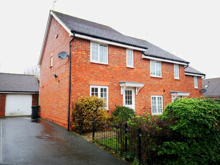 3 Bedroom Property To Rent In Abbey Close, Shepshed, Leicestershire, LE12