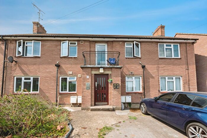 1 Bedroom Flat For Sale In Balmoral Road, Sutton At Hone, Dartford, Kent, DA4