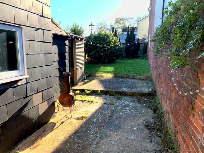1 Bedroom Flat To Rent In Trafalgar Road, Newport, PO30