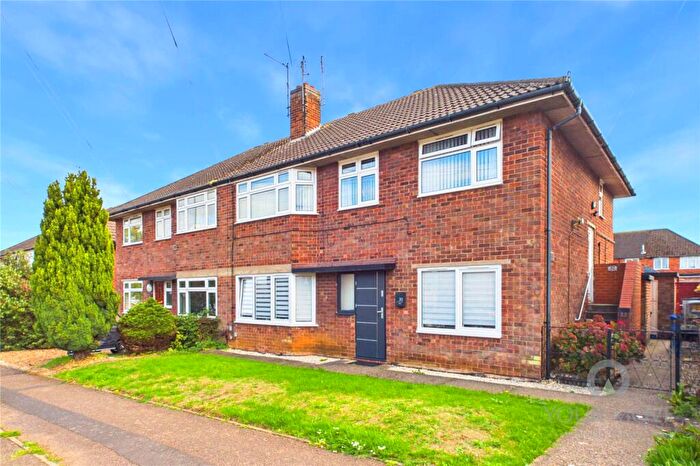 2 Bedroom Flat For Sale In Haynes Road, Kettering, Northamptonshire, NN16