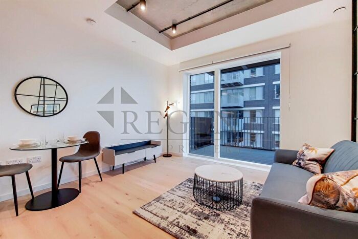 Apartment To Rent In Dulke House, Goodluck Hope Walk, E14