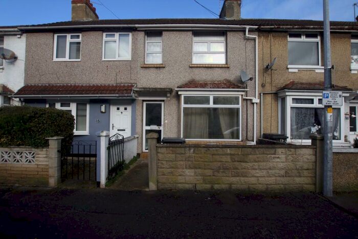 3 Bedroom House To Rent In Northampton Street, SN1