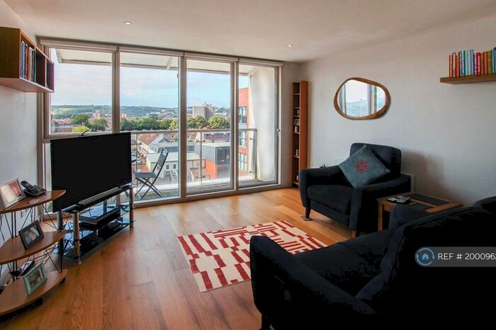 2 Bedroom Flat To Rent In Skypark Road, Bristol, BS3