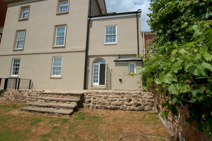 3 Bedroom Apartment To Rent In Derby Road, NG7