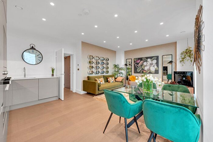 2 Bedroom Flat For Sale In Unit Bookbinder Point, Acton, W3