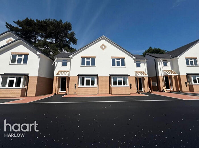 2 Bedroom Semi-Detached House For Sale In Northbrooks, Harlow, CM19