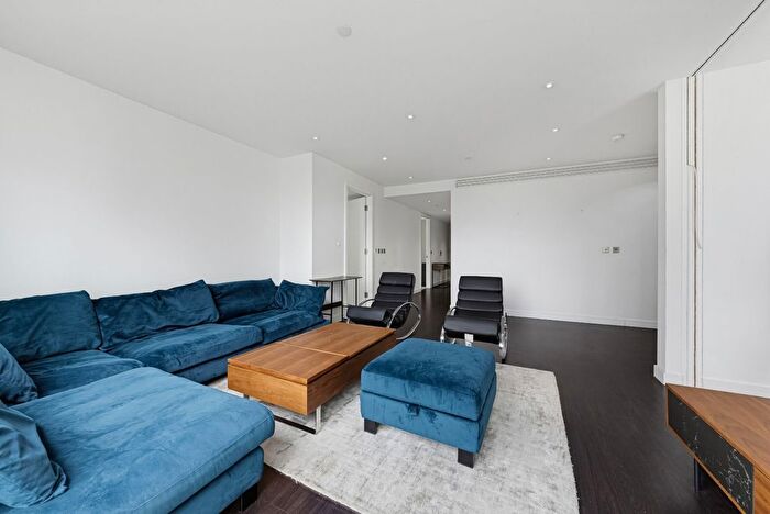 3 Bedroom Flat To Rent In Alie Street, London, E1