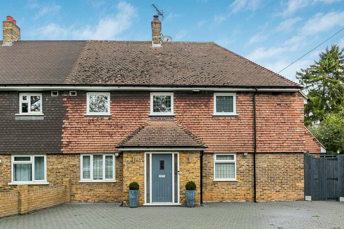 4 Bedroom Semi-Detached House For Sale In The Ridgeway, Enfield, EN2