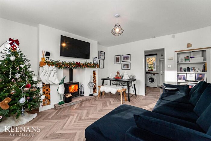 2 Bedroom Cottage For Sale In Todmorden Road, Bacup, OL13