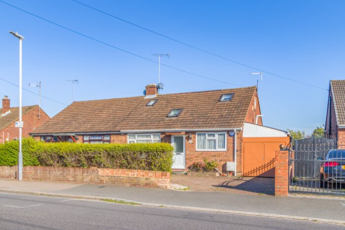 2 Bedroom Semi-Detached House For Sale In Linden Road, Luton, LU4