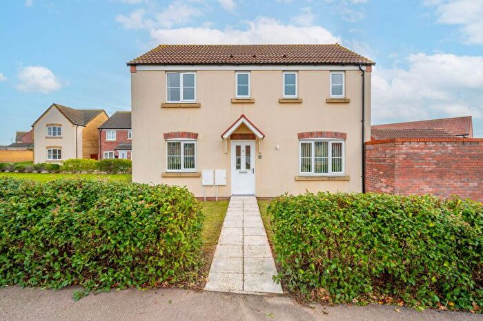 3 Bedroom Detached House For Sale In Lime Avenue, Oulton, NR32