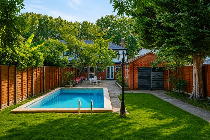 3 Bedroom Semi-Detached House For Sale In Calmont Road, Bromley, BR1