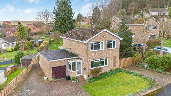 3 Bedroom Detached House For Sale In Beechwood Rise, Dursley, GL11