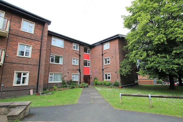 2 Bedroom Flat To Rent In George Street, Wakefield, WF1