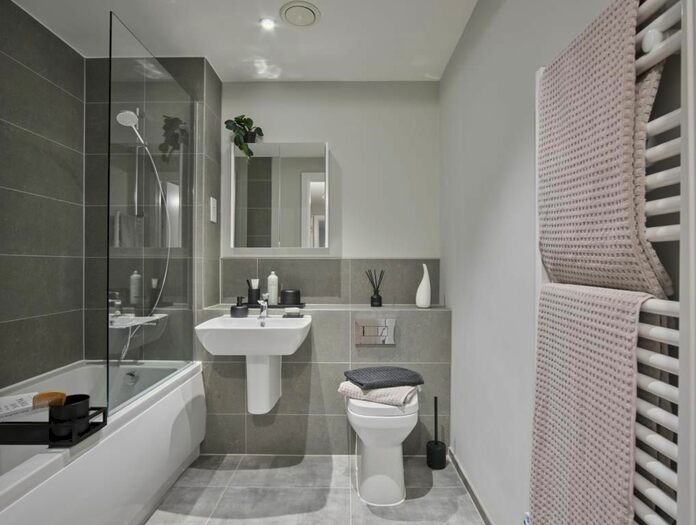 2 Bedroom Flat To Rent In Newbury, Berkshire, RG14