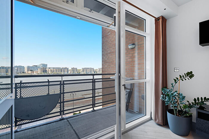 2 Bedroom Flat For Sale In Langbourne Place, Canary Wharf, E14