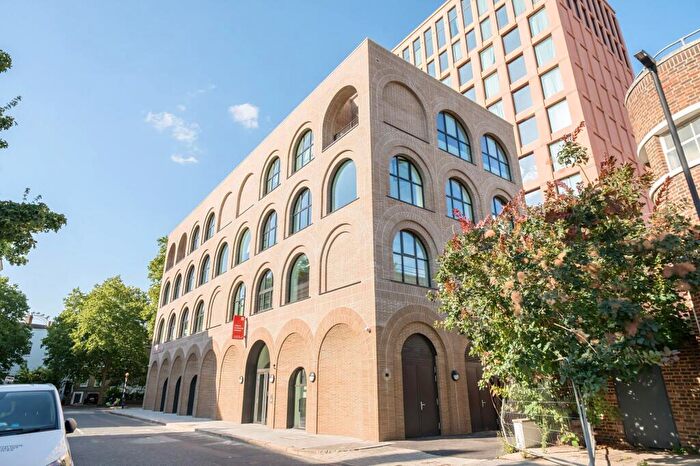 3 Bedroom Apartment To Rent In Lambeth Walk, London, SE11