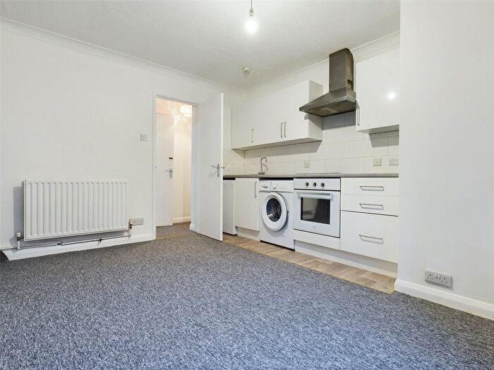 2 Bedroom Flat To Rent In Clarendon Place, Brighton, BN2