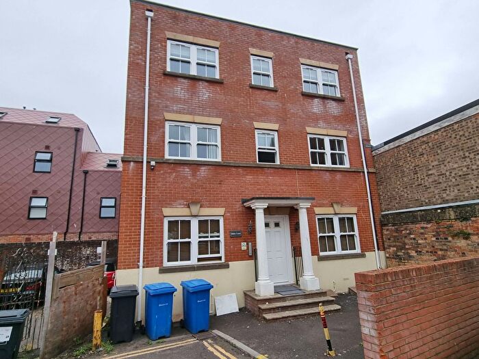 1 Bedroom Flat To Rent In Globe Lane, Poole, BH15